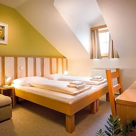 A Vinarstvi U Vrbu Gasthof Hustopeče