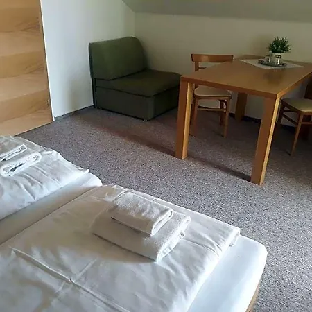 Gasthof A Vinarstvi U Vrbu 3*