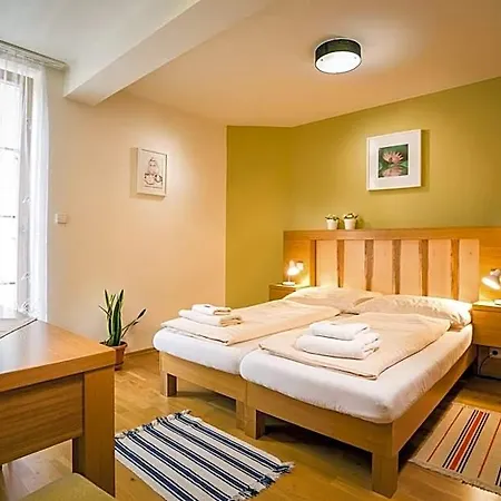 Gasthof A Vinarstvi U Vrbu Hustopeče