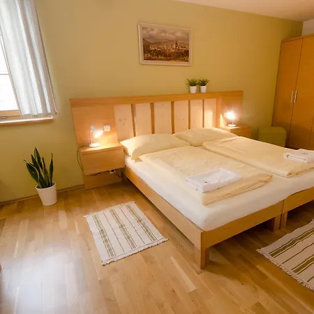 Gasthof A Vinarstvi U Vrbu Hustopeče